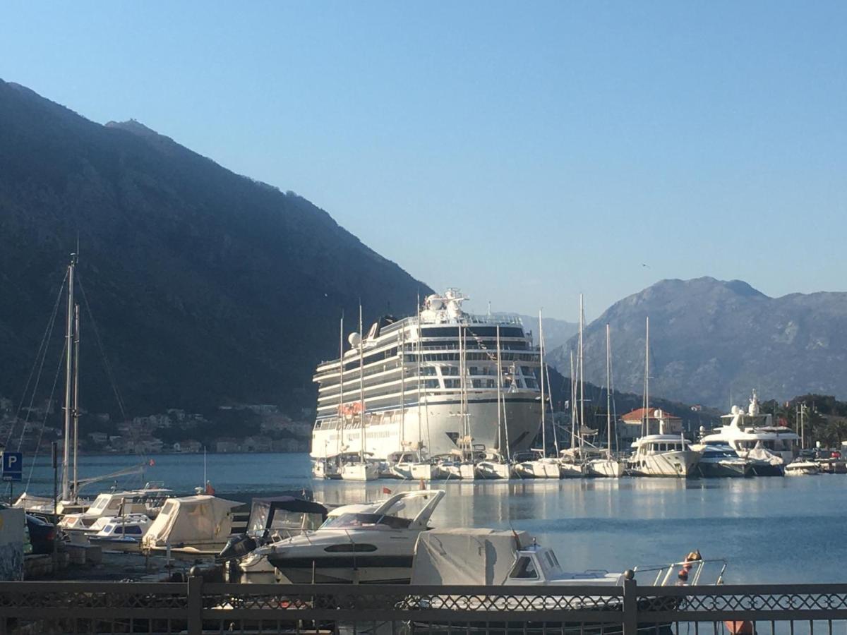Art House 001 Otel Kotor Dış mekan fotoğraf