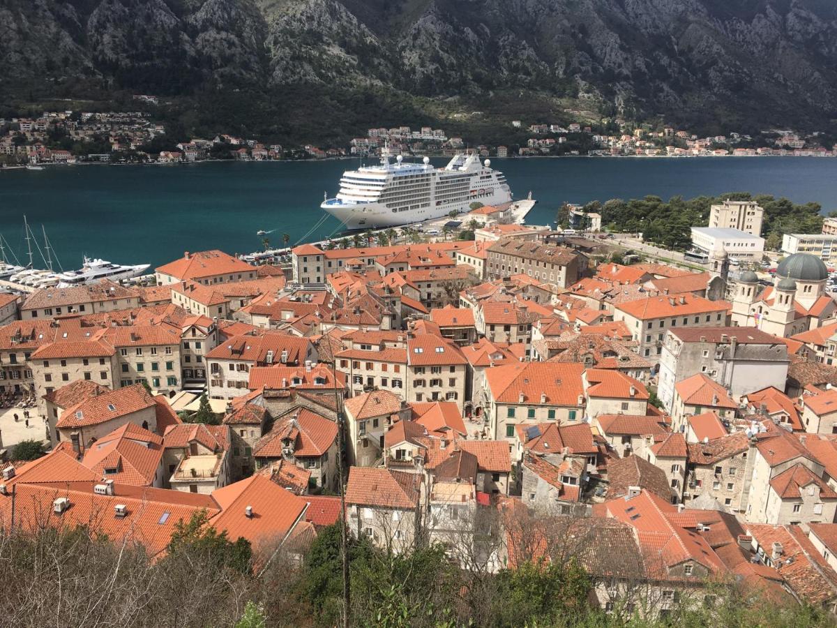 Art House 001 Otel Kotor Dış mekan fotoğraf