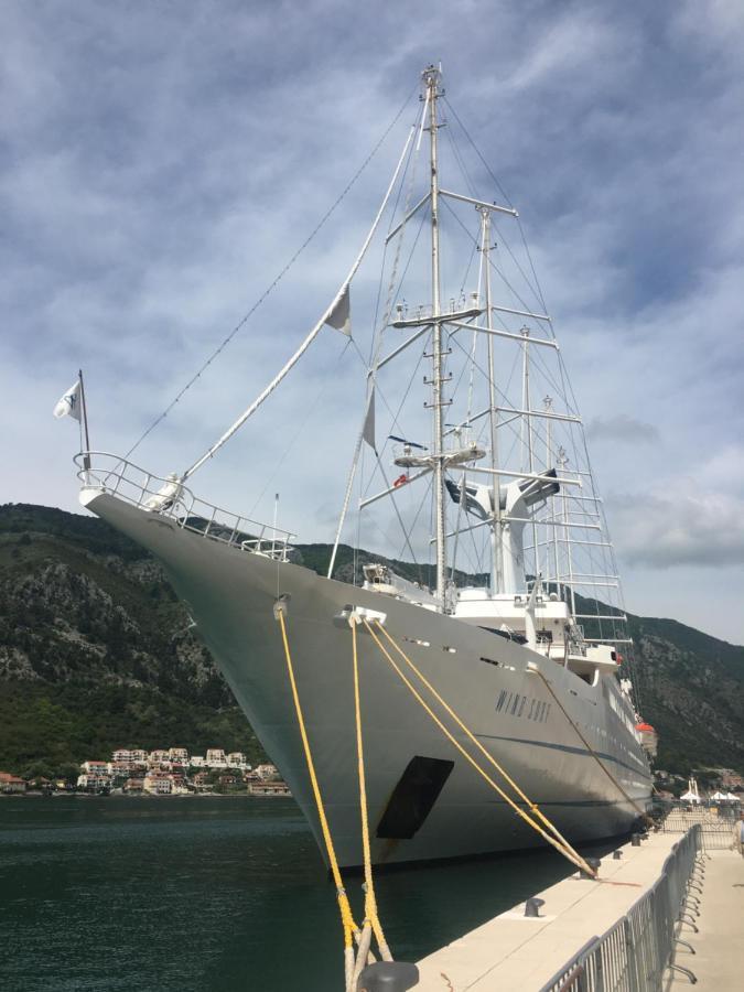 Art House 001 Otel Kotor Dış mekan fotoğraf