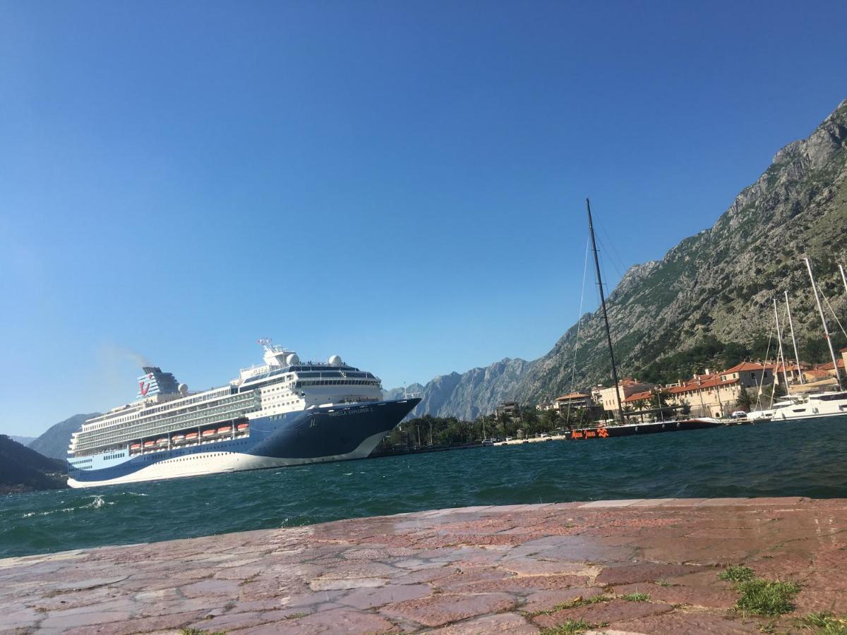 Art House 001 Otel Kotor Dış mekan fotoğraf
